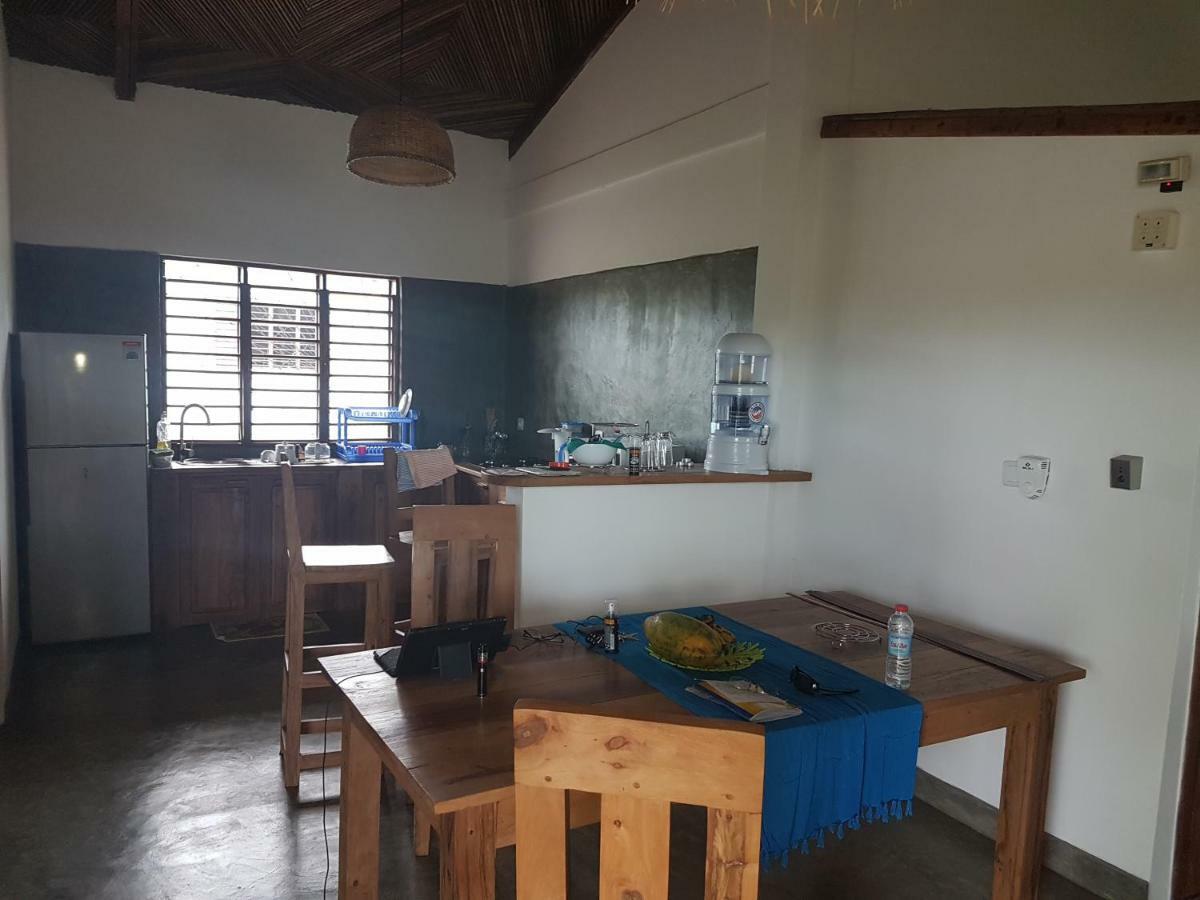 Les Hibiscus Villa Ambondrona  Exterior photo